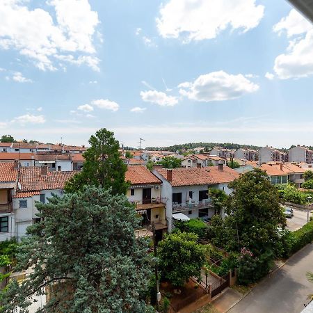 Amoroso Apartment 200M From Sea 포레치 외부 사진