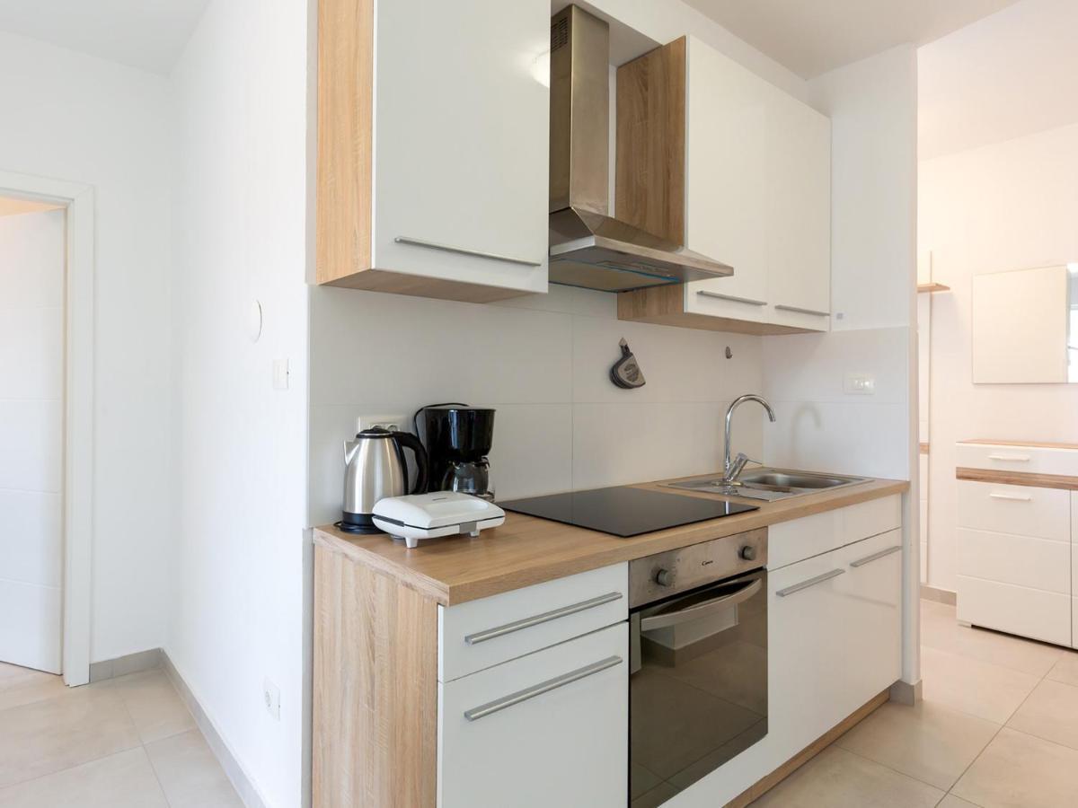 Amoroso Apartment 200M From Sea 포레치 외부 사진