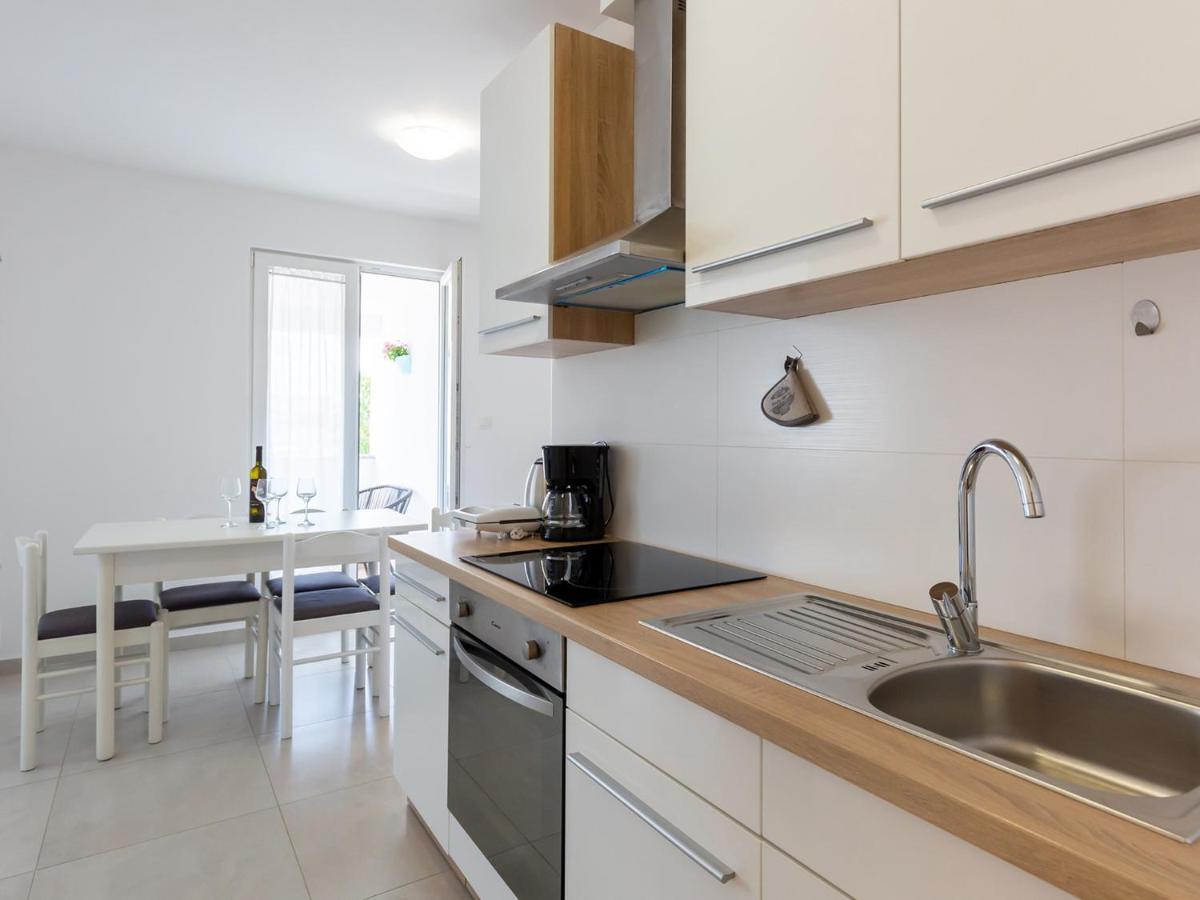 Amoroso Apartment 200M From Sea 포레치 외부 사진