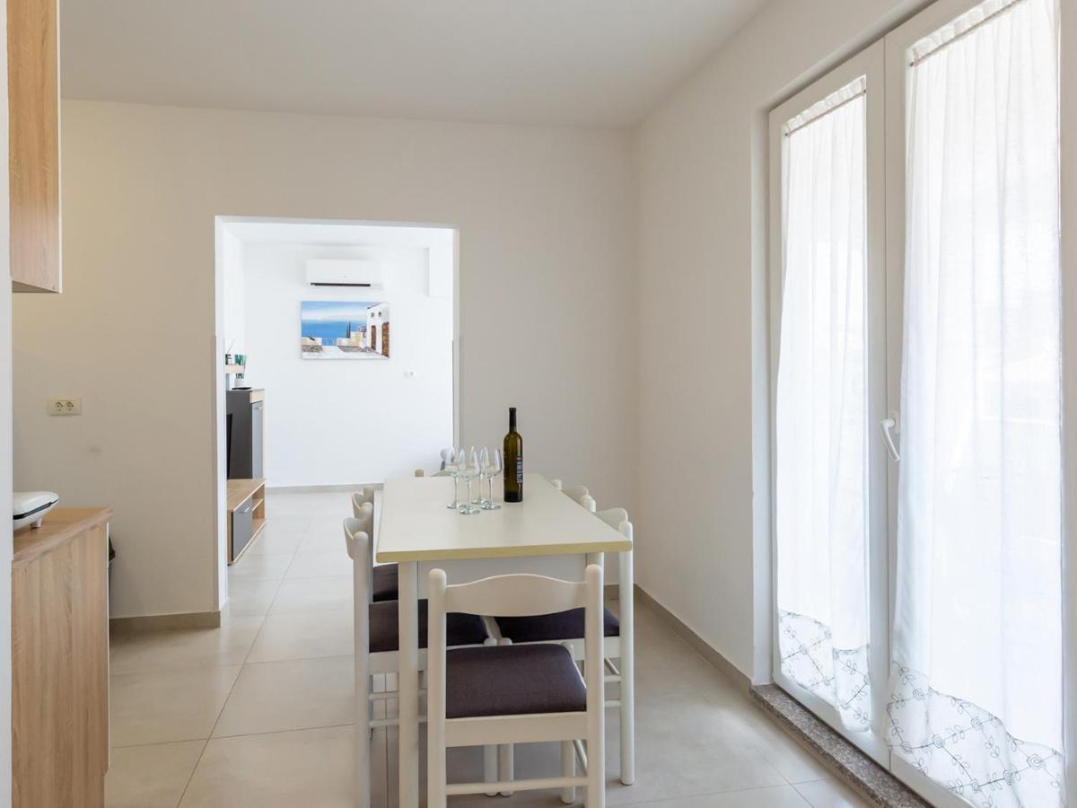 Amoroso Apartment 200M From Sea 포레치 외부 사진